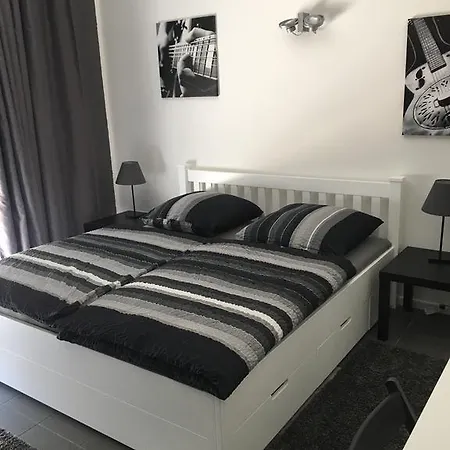 Kleine 5 - Feines Wohnen Auf Zeit Bed & Breakfast