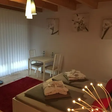 Kleine 5 - Feines Wohnen Auf Zeit Bed and Breakfast