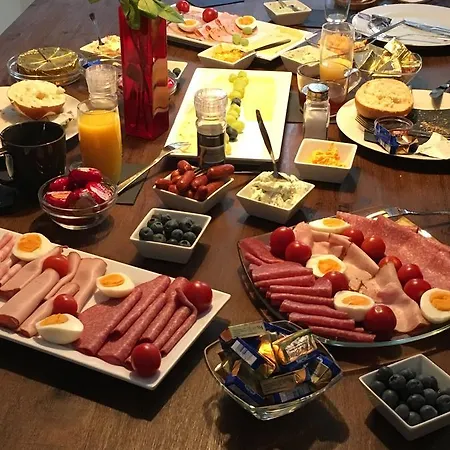 Kleine 5 - Feines Wohnen Auf Zeit Bed & Breakfast 2*